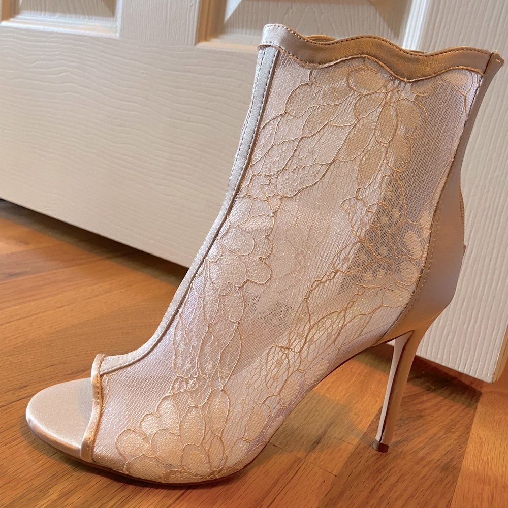 Size 7 Lulus Mazy Heel
